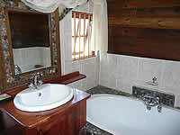 Hazyview Country Cottages - Cottage no. 1 Bathroom